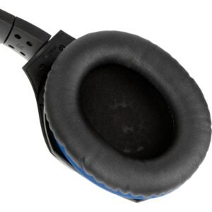 HyperX Cloud Stinger Wired Gaming Headset for PS4 and PS5 with 90-degree rotating earmuffs and unidirectional microphone.